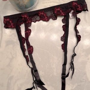 New Embroidered Carter medium Victoria’s Secret